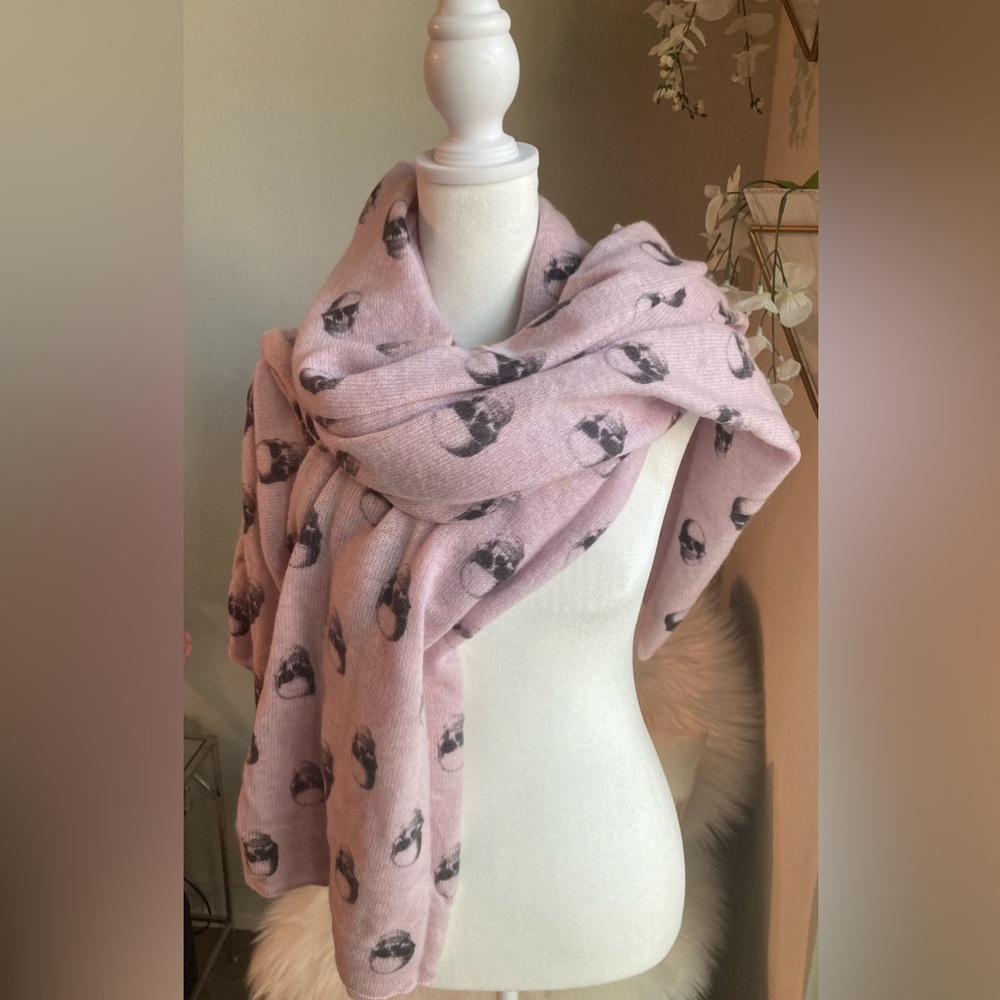 NWT Skull Cashmere Pink/Lavender Large Rectangle Skull Scarf